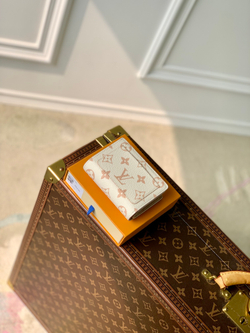 Louis Vuitton Clea Wallet