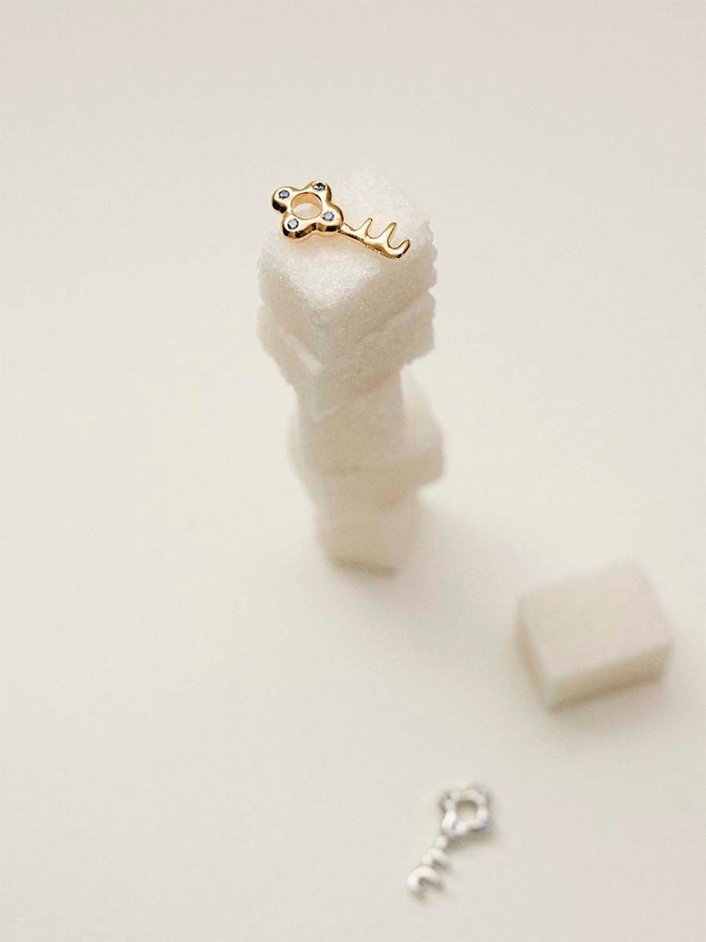 Подвеска Ключик на шнурке, позолота