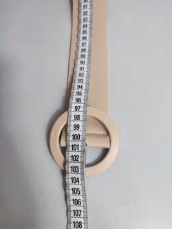 Ремень светлый с круглой пряжкой, новый