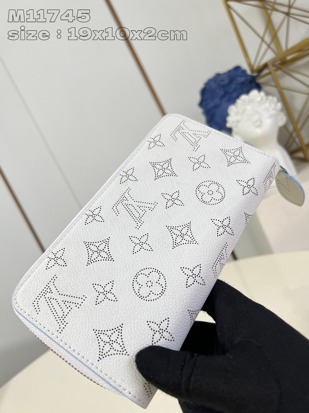 Louis Vuitton Zippy Wallet