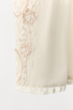 ZARA ВЫШИТЫЕ ШОРТЫ С БИСЕРОМ LIMITED EDITION, ЖЕЛТОВАТО-БЕЛЫЙ