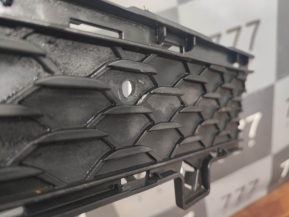 Решетка переднего бампера Mercedes GLE (V167) 18-нв Б/У Оригинал A1678858005