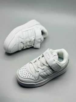 Детские кожаные кроссовки Adidas Forum на липучке