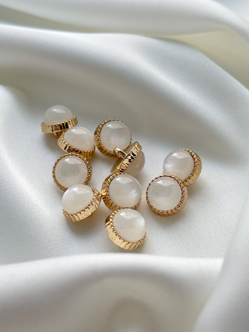 Пуговицы Золото Белые Луна