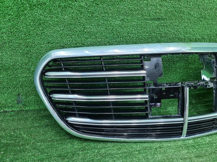 Решетка радиатора Mercedes S W223 (2020-н.в.)