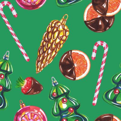 Новогодние ёлочные игрушки, карамель, фрукты, шоколад