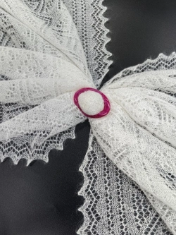 Оренбургский пуховый палантин А16070-02 экрю