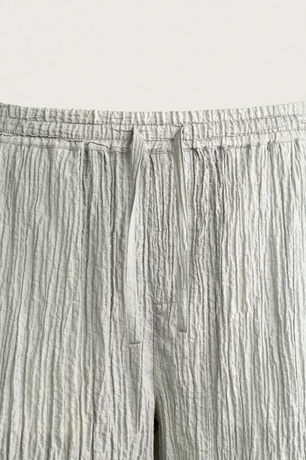 ZARA ШОРТЫ RELAXED FIT С РЕЛЬЕФНОЙ ФАКТУРОЙ, СВЕТЛО-СЕРЫЙ
