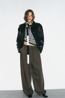 ZARA КОРОТКИЙ ТРЕНЧ ИЗ ИСКУССТВЕННОЙ КОЖИ, ЧЕРНЫЙ