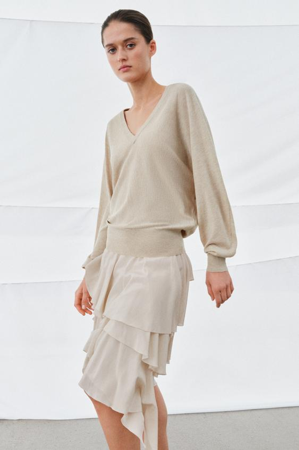 V-образный воротник шерстяной свитер - ZARA