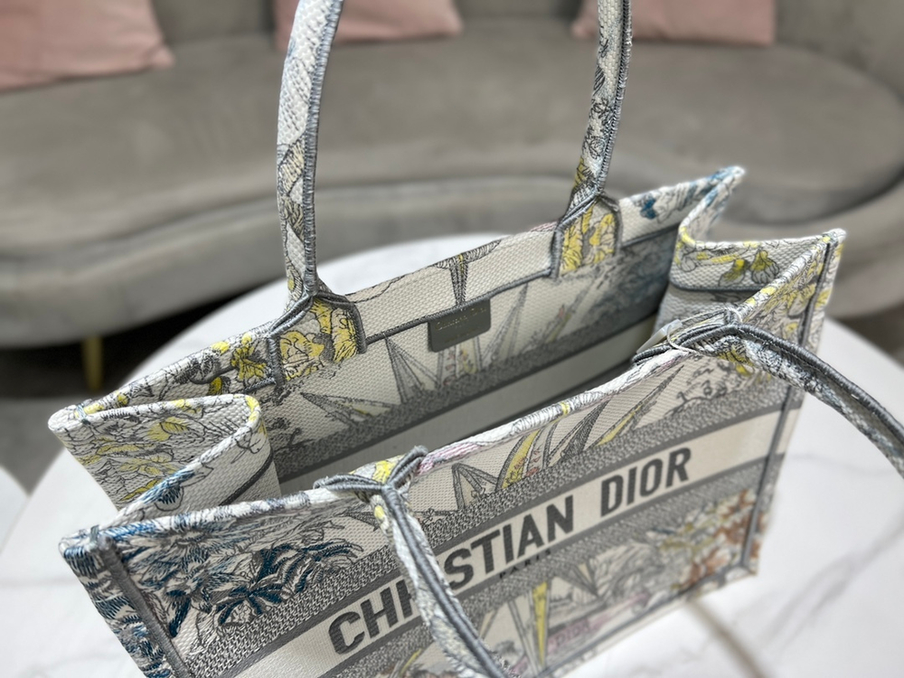 Christian Dior Book Tote 36 cm