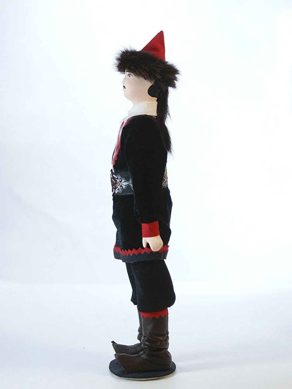 Кукла фарфоровая коллекционная Башкир