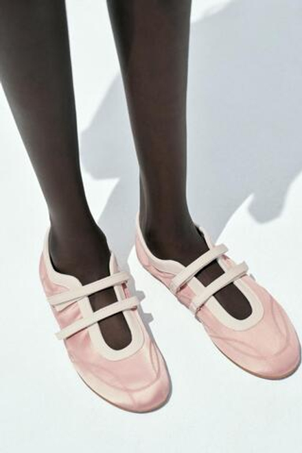 ZARA АТЛАСНЫЕ БАЛЕТКИ С ДЕКОРАТИВНОЙ СТРОЧКОЙ, РОЗОВЫЙ