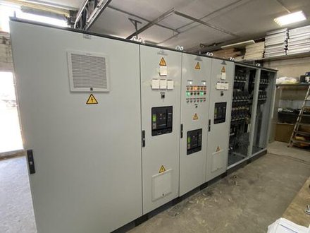 Распределительное устройство низкого напряжения (РУНН) 4000А, 2 ввода, с АВР, EKF