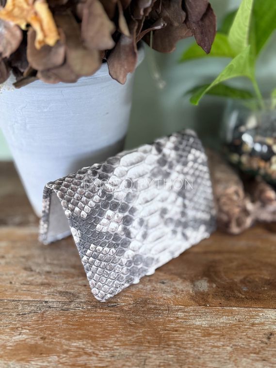 Обложка на паспорт из питона AC-120