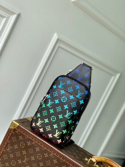 Louis Vuitton Avenue Slingbag PM