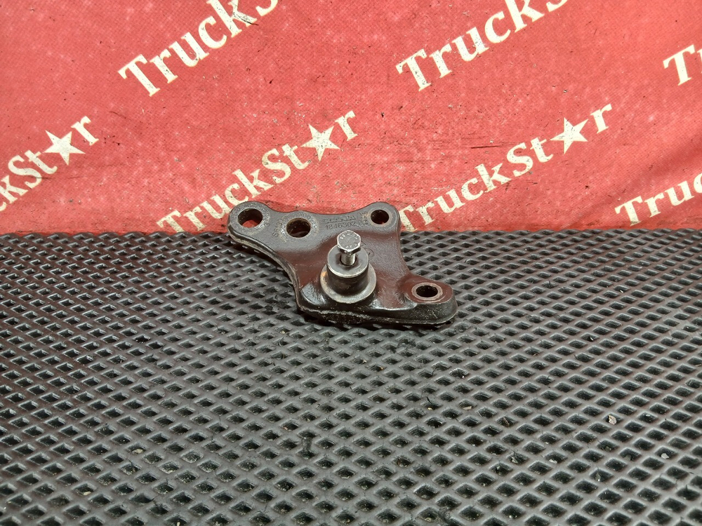 Кронштейн цилиндра подъема кабины