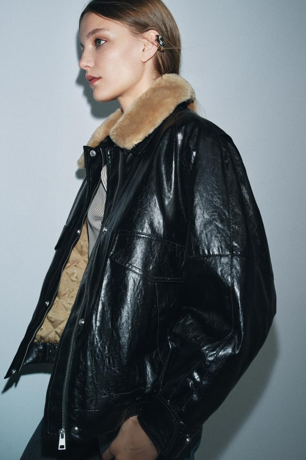 ZARA КУРТКА С ВОРОТНИКОМ ИЗ ИСКУССТВЕННОГО МЕХА — ZW COLLECTION, ЧЕРНЫЙ