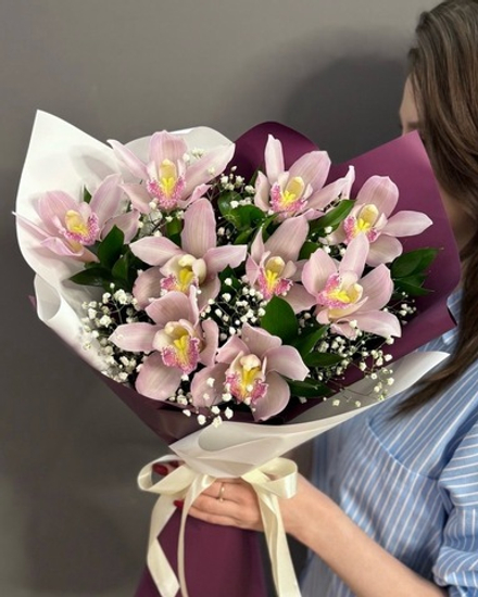 Букет из 9 розовых орхидей