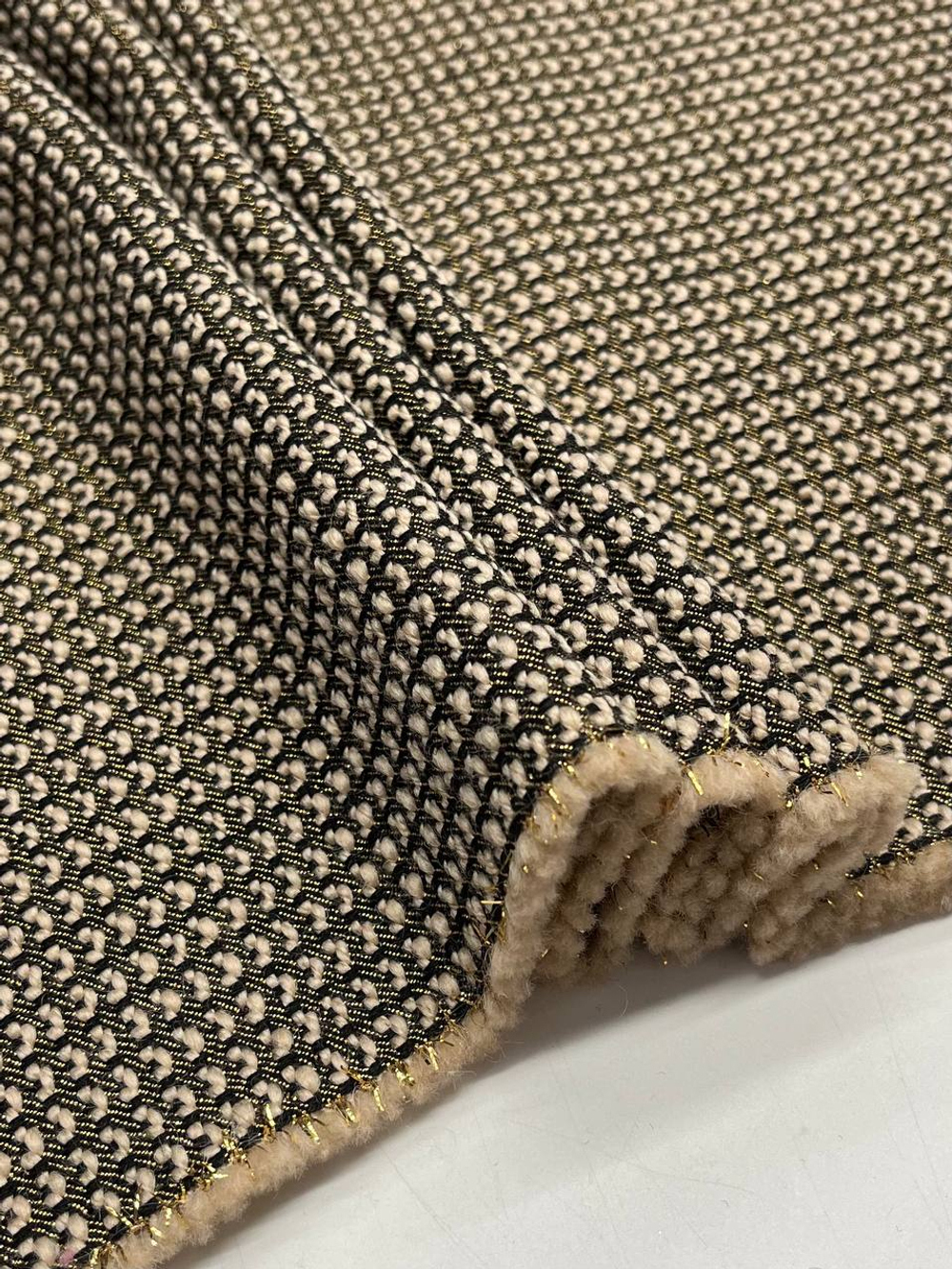 Жаккард шерсть с п/э и люрексом в бежево-золотую полоску