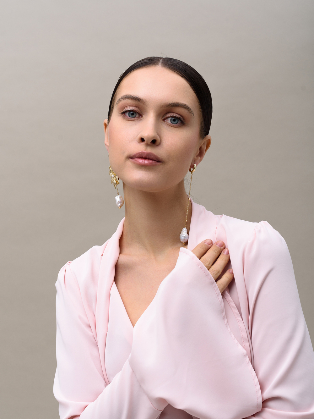 Серьги "Big pearl flower" Gold