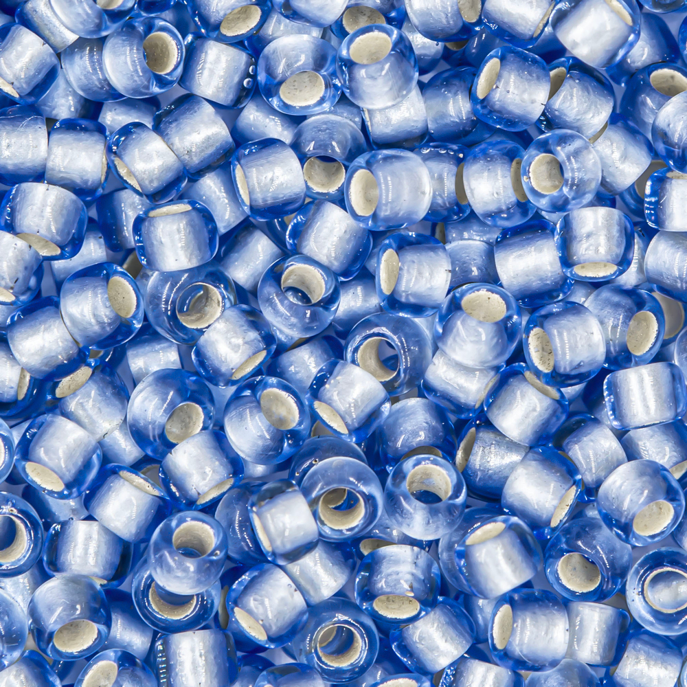 Японский бисер TOHO Round 8/0 (№33F), с внутренним серебрением, прозрачный матовый