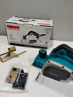 Электрорубанок Макита КР0800