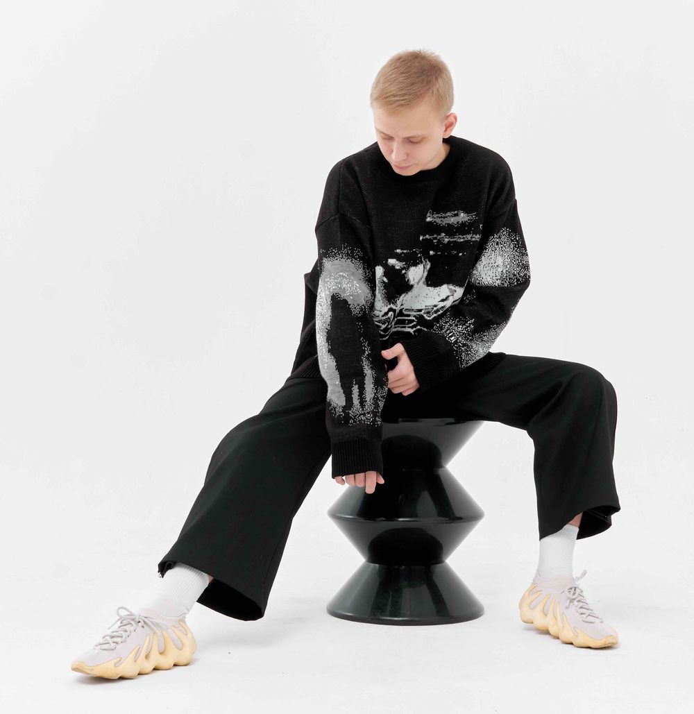 Свитер Ascension Rising angel черный