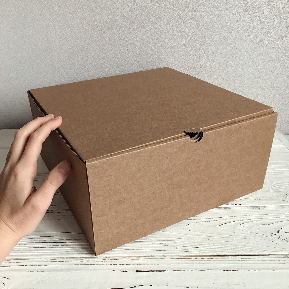 Коробка 28 х 28 х 13 см, бурая