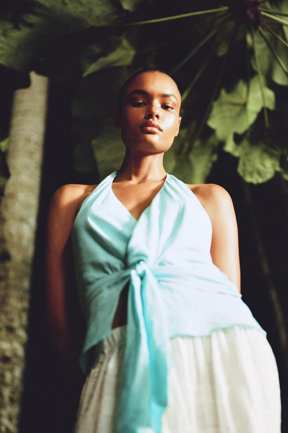 ZARA ТОП-ХАЛТЕР С УЗЛОМ ИЗ ЛЬНЯНОЙ ТКАНИ, БИРЮЗОВЫЙ