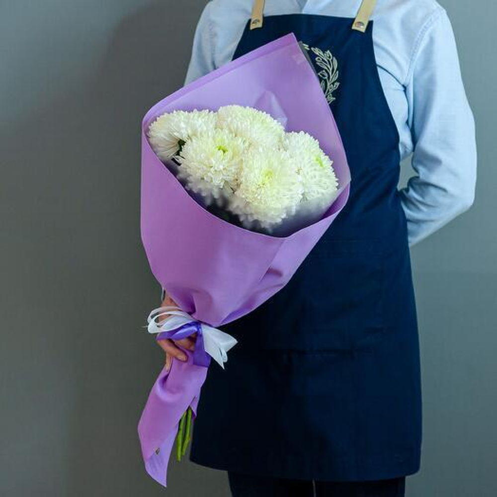 Букет из одноголовой хризантемы в упаковке