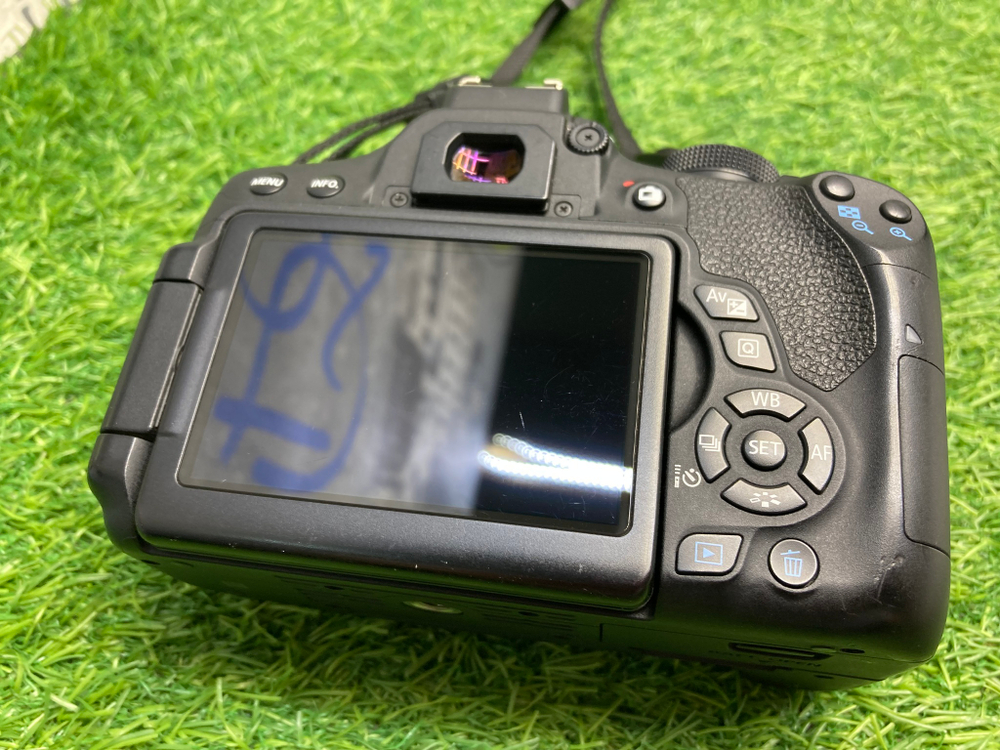 Canon 750D Kit 18-55mm IS STM 21.000 кадров