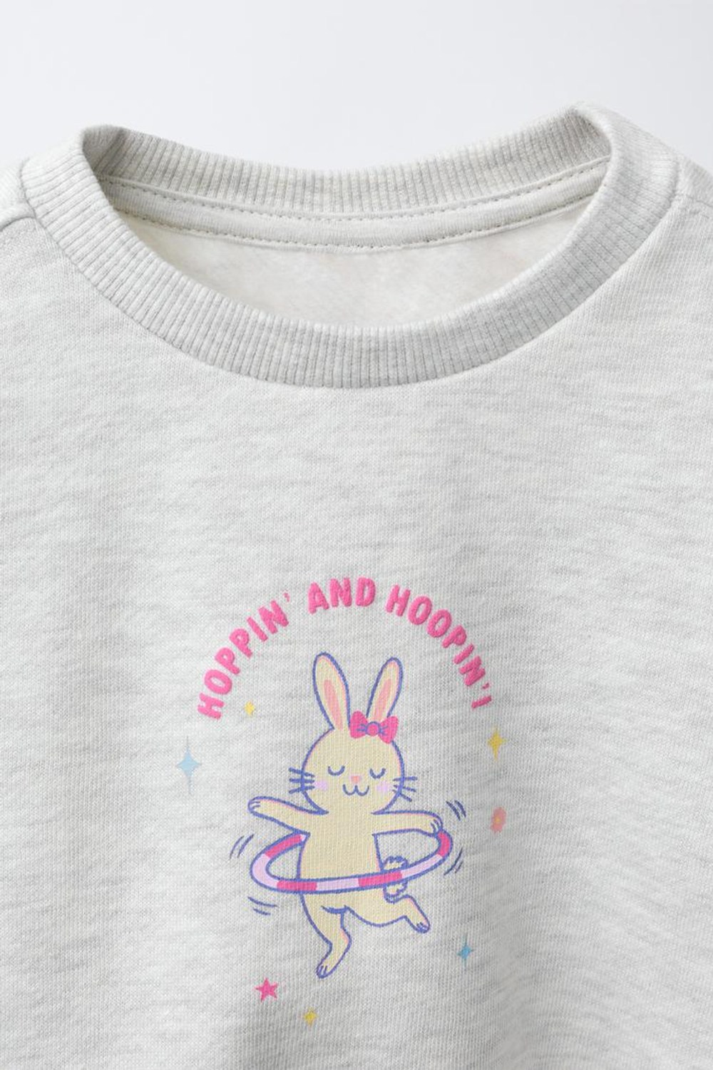 ZARA ТОЛСТОВКА С ПРИНТОМ, СЕРЫЙ МЕЛАНЖ