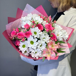 Букет "Розе" (кустовая роза, хризантема ромашка, альстромерия)