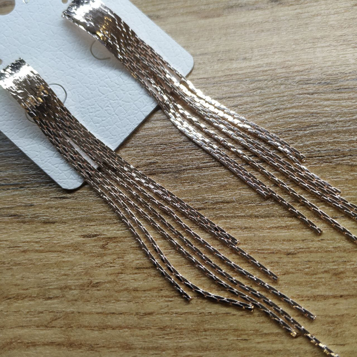 Серьги-гвоздики Bogema с изгибом цепочки жгутики металл медный светлый