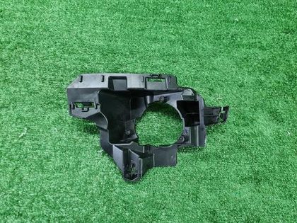 Кронштейн ПТФ правый Volvo S90 2 (2020-н.в.)