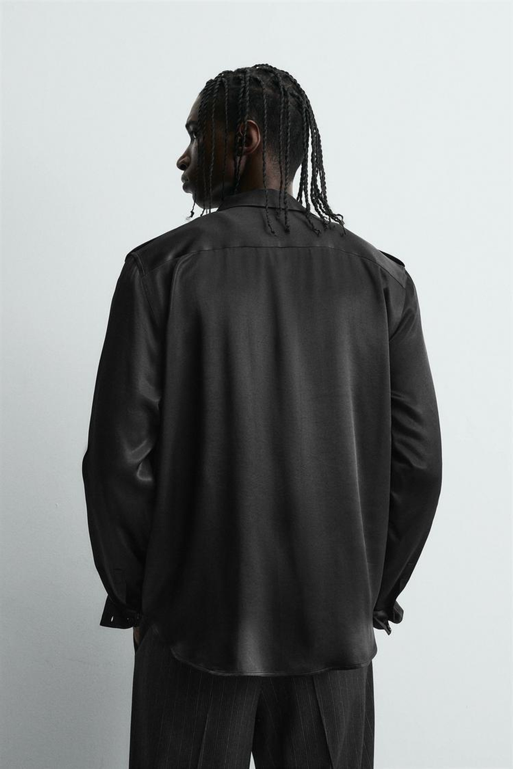 ZARA АТЛАСНАЯ РУБАШКА RELAXED FIT, ЧЕРНЫЙ