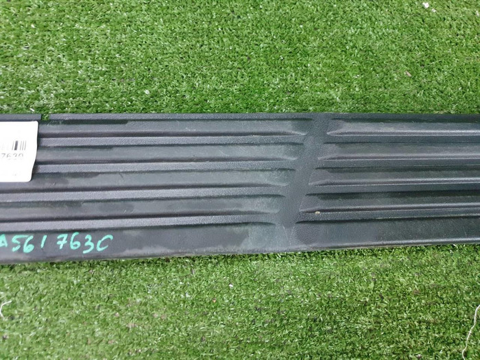 Накладка порога правая Lexus LX 3 (2007-2023)