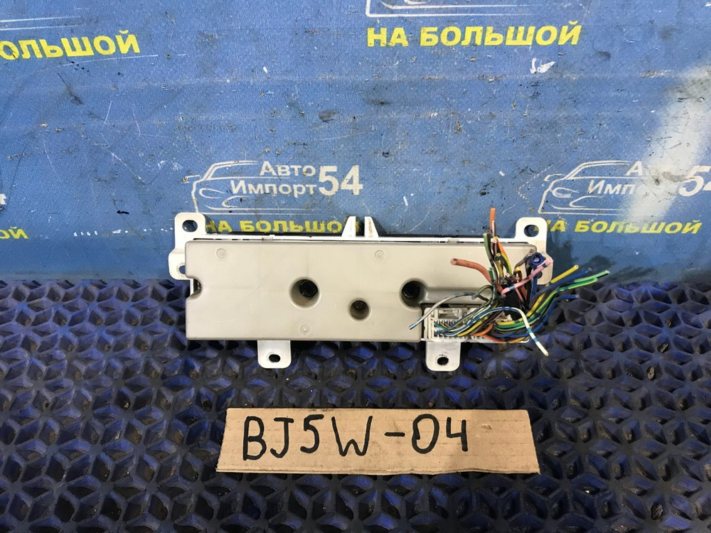 Блок управления климат-контролем MAZDA FAMILIA 1999