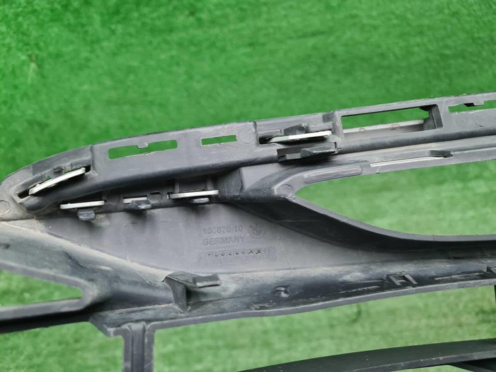 Накладка ПТФ правая BMW 5er G30 (2017-2020)