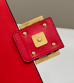 Fendi Baguette Chain Bag 24 cm