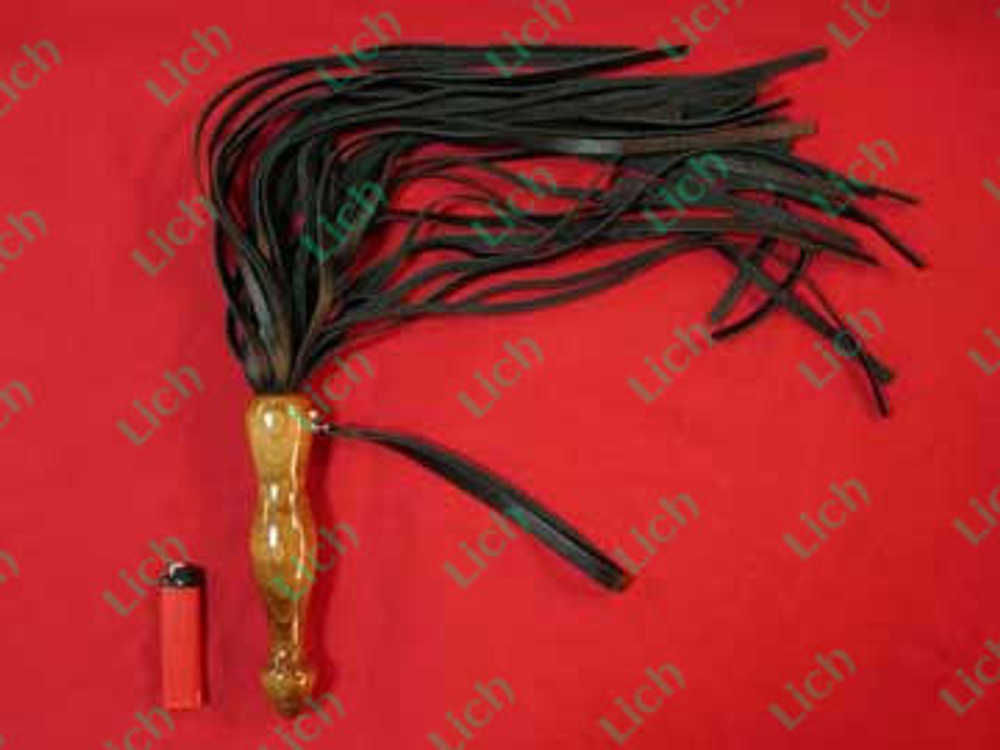 Флогер с деревянной ручкой (лак)