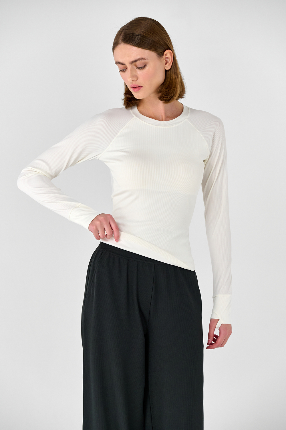 Лонгслив приталенный с чашками