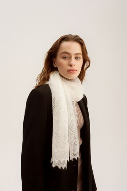 Оренбургский пуховый палантин А14060-01 белый отбеленный