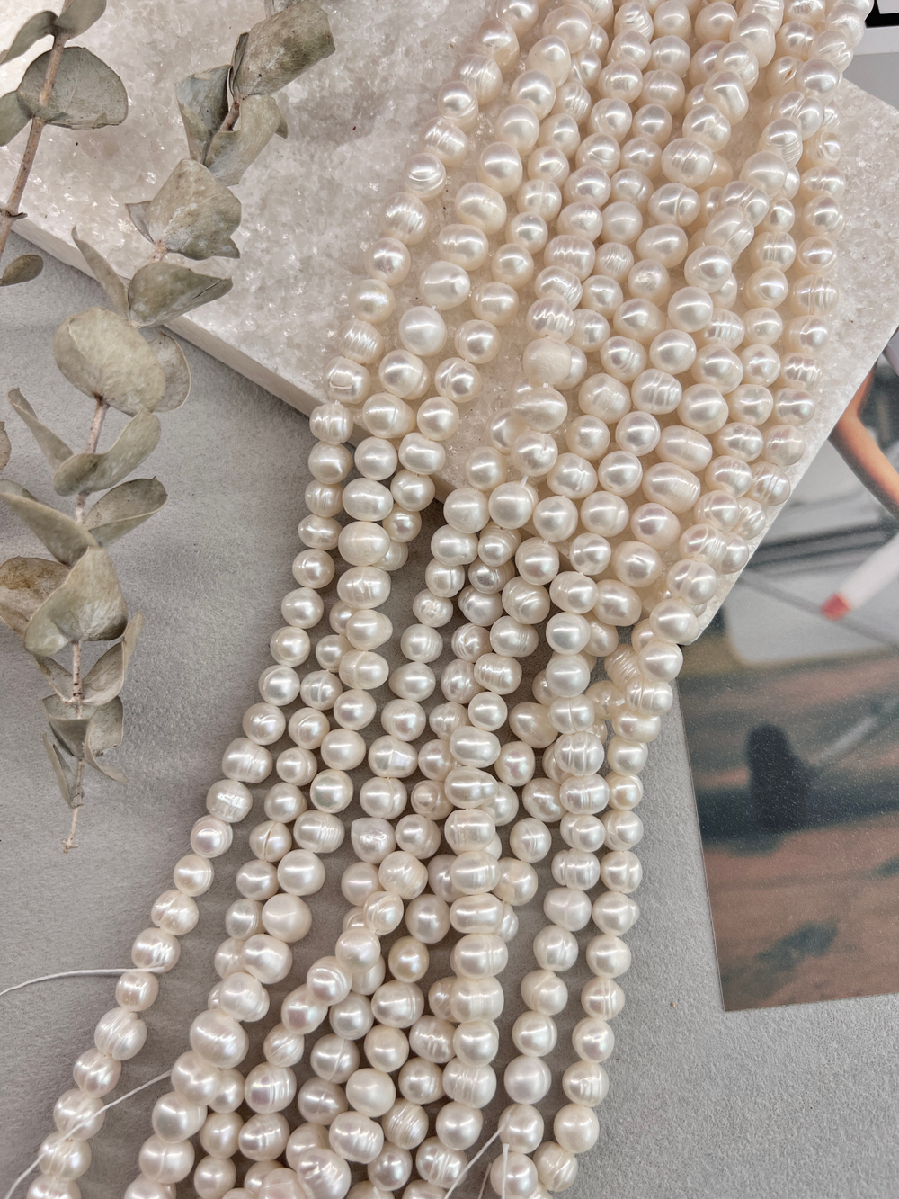 Натуральный барочный жемчуг 7-8 мм, нить 35 см