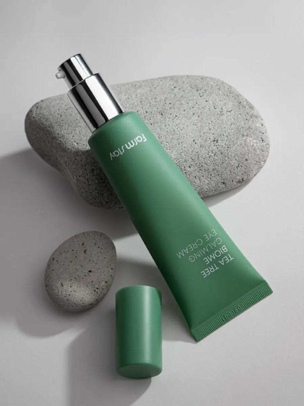 FARMSTAY - КРЕМ ДЛЯ КОЖИ ВОКРУГ ГЛАЗ УСПОКАИВАЮЩИЙ TEA TREE BIOME CALMING EYE CREAM, 50 ML