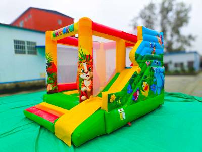 Коммерческий надувной батут «Чудо-сафари мини», 4*3,5*2,8 м