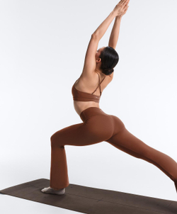 OYSHO Брюки клеш с высокой посадкой Flare Comfortlux High Rise, кофейный