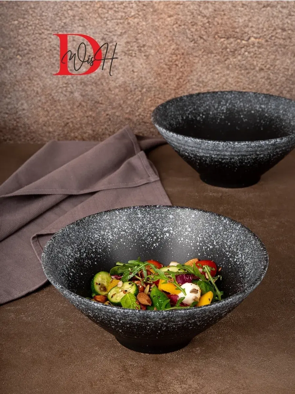 Набор посуды 4 тарелок глубокие черные салатник 23.5 см