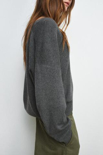 ZARA СВИТЕР С ГЛУБОКИМ ВЫРЕЗОМ, СЕРЫЙ